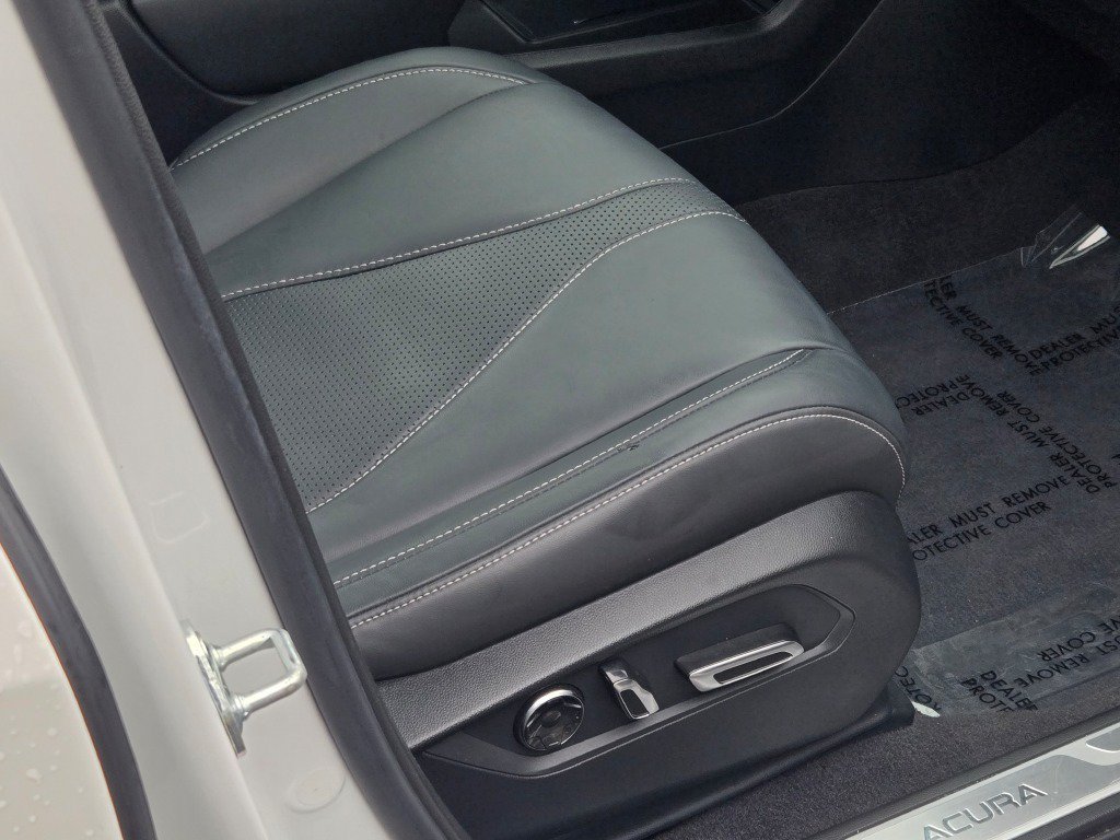 Used 2024 Platinum White Acura Technology Package image 6