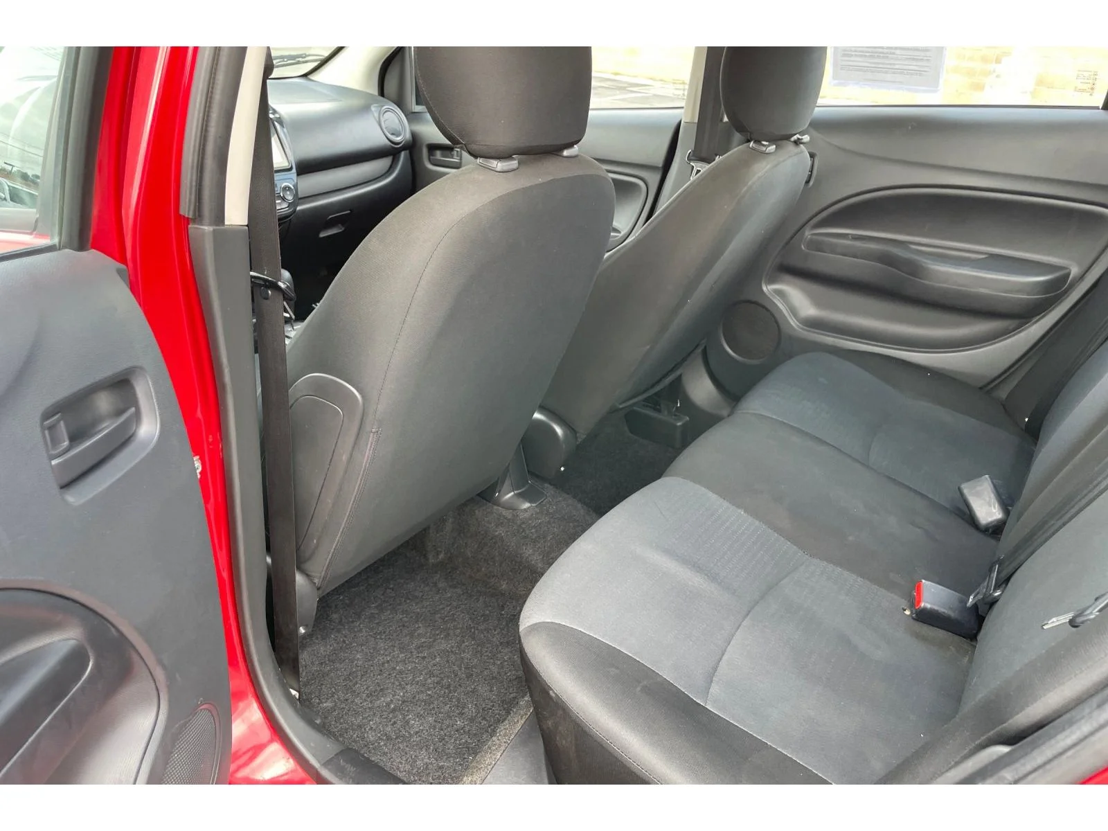 Used 2023 Infrared Metallic w/Black Roof Mitsubishi Black Edition image 13