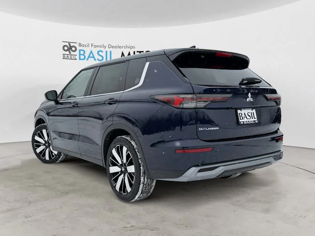 New 2025 Cosmic Blue Metallic Mitsubishi SEL image 7