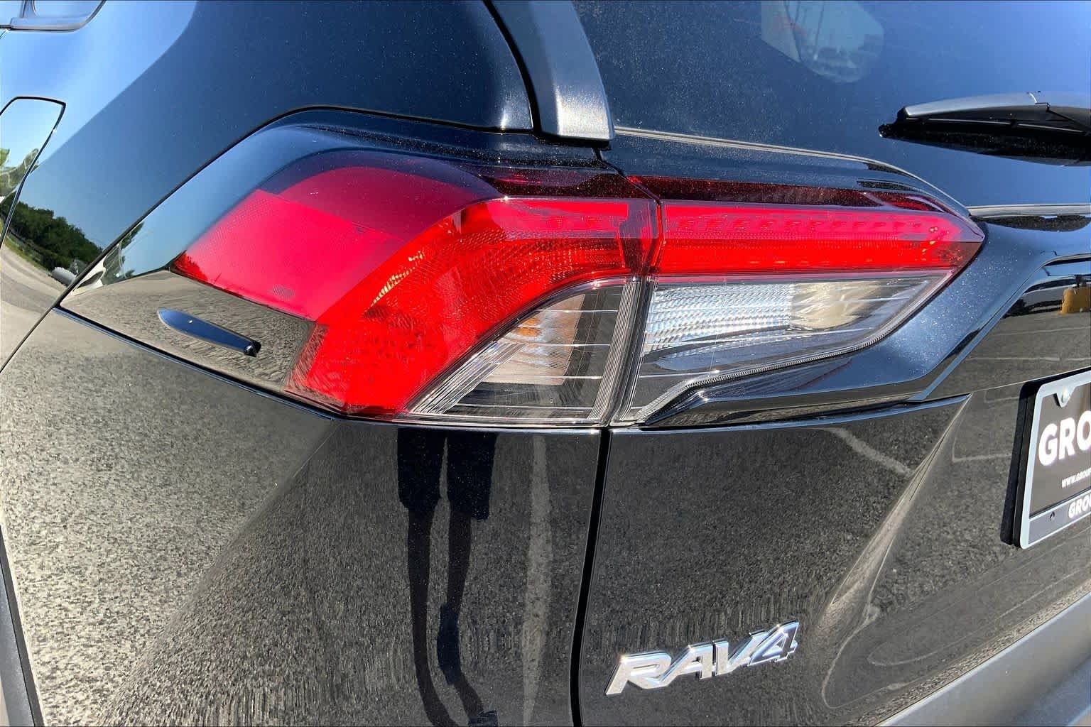 Used 2025 Midnight Black Metallic Toyota XLE image 28