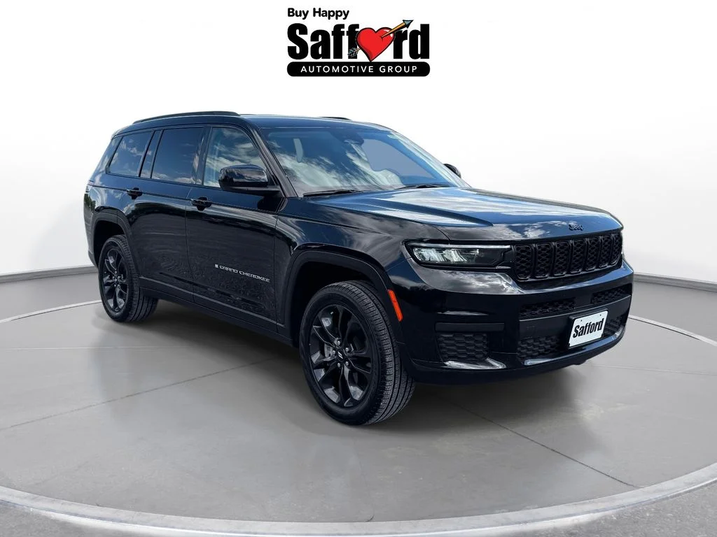 Used 2021 Black Jeep Laredo image 9