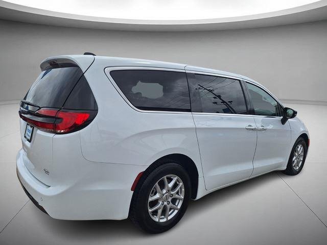 Used 2024 Bright White Clearcoat Chrysler Touring L image 5