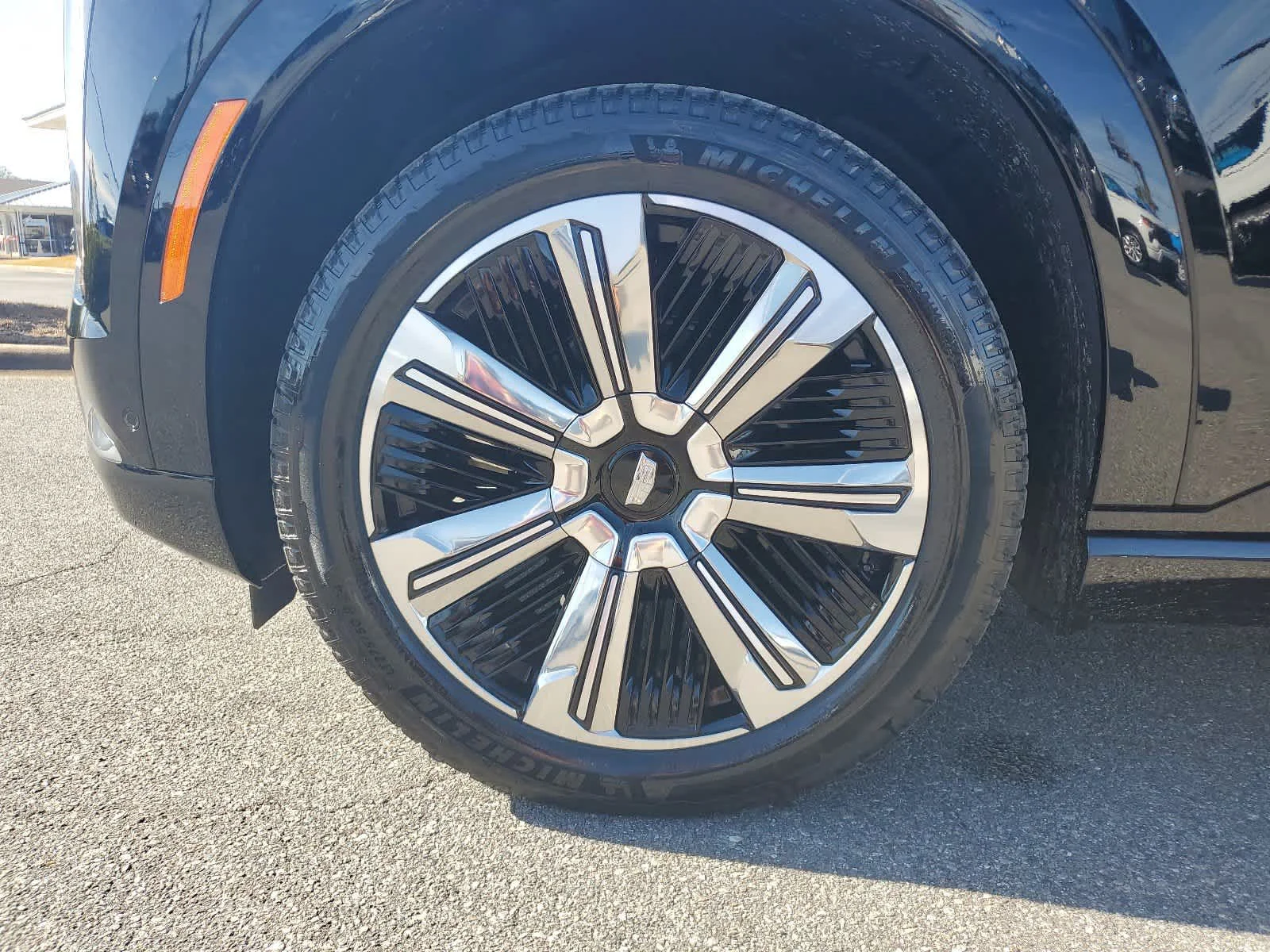 2025 Cadillac Escalade IQ Luxury 1 - Photo 10