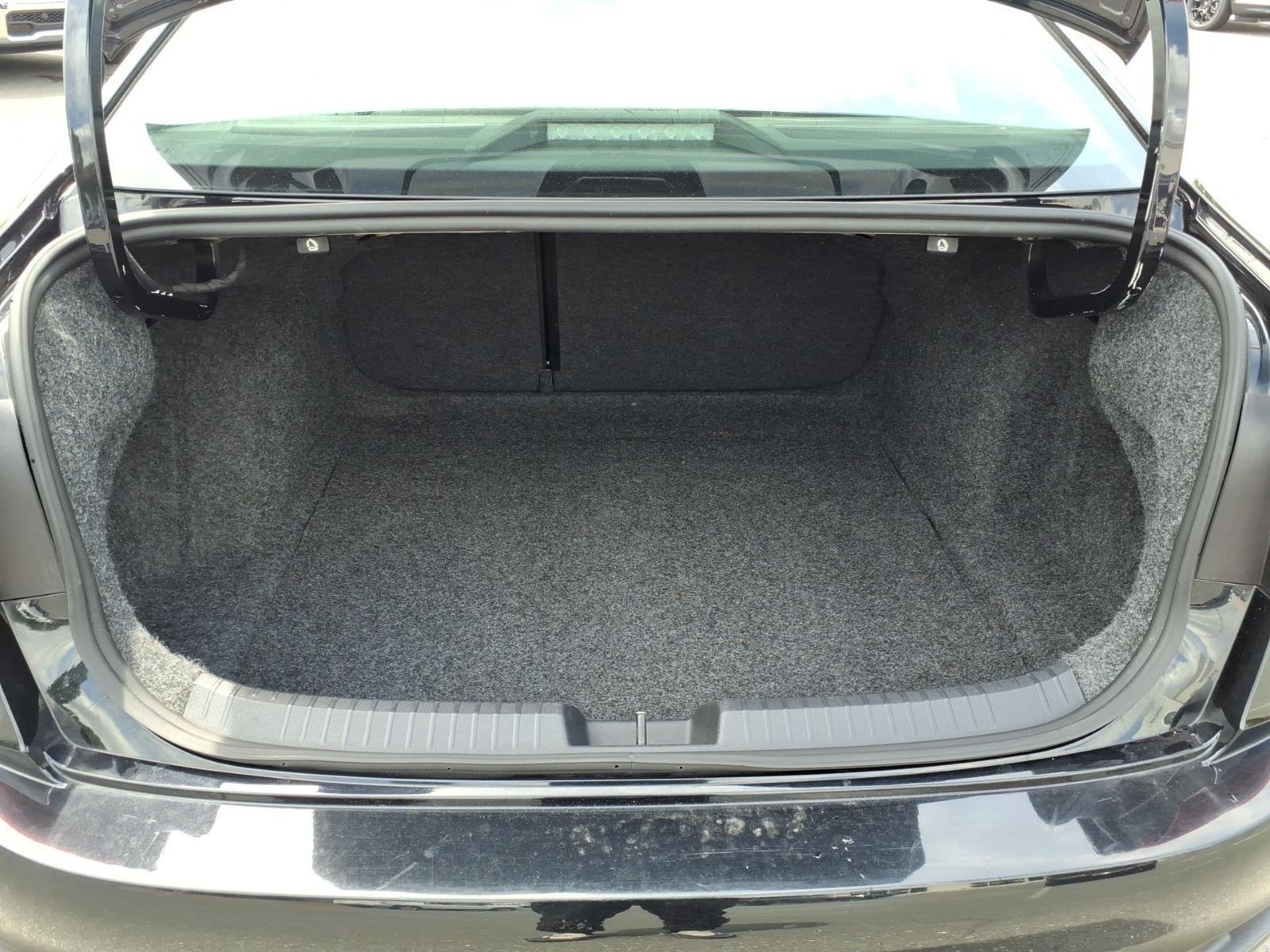 Used 2024  Volkswagen SE image 31