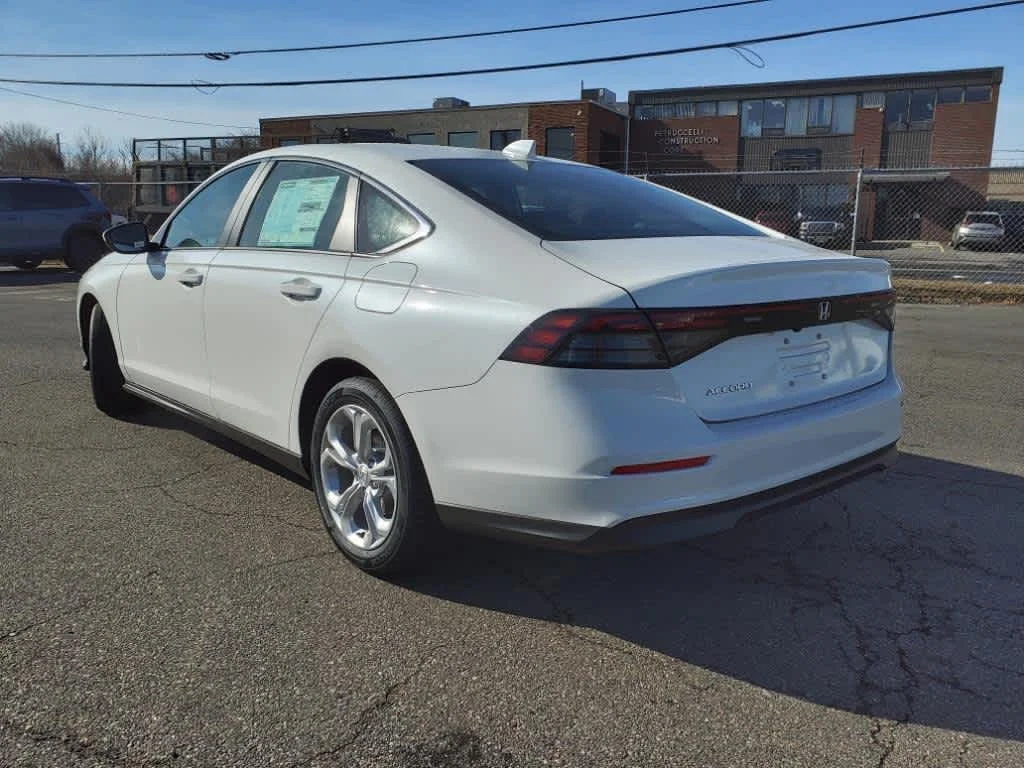 New 2026 Platinum White Pearl Honda LX image 3