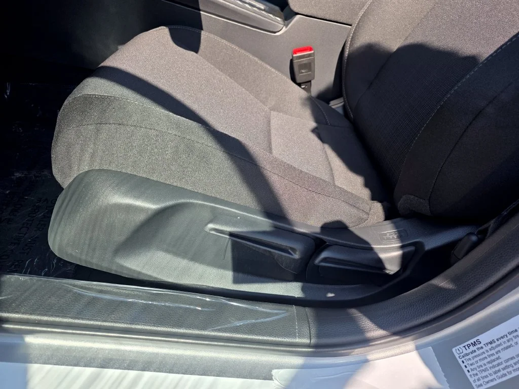 New 2026 Solar Silver Metallic Honda LX image 10