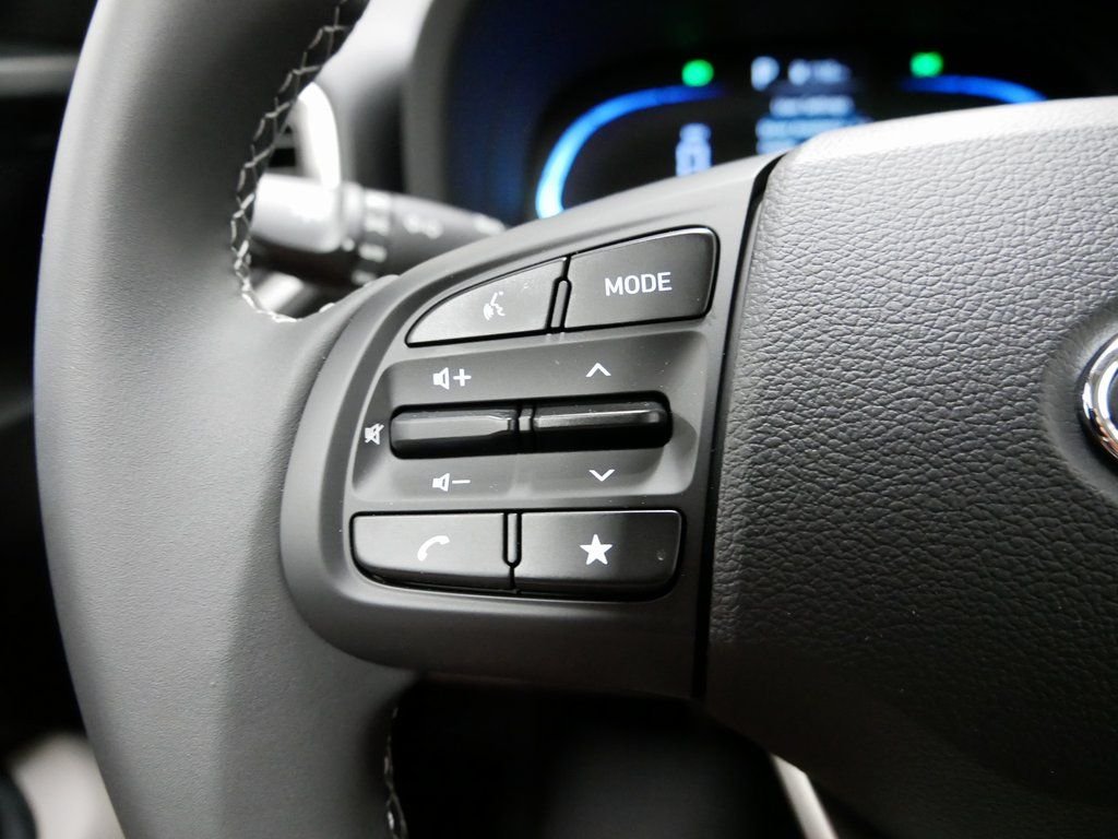 Certified Used 2025 Green Hyundai SEL image 23