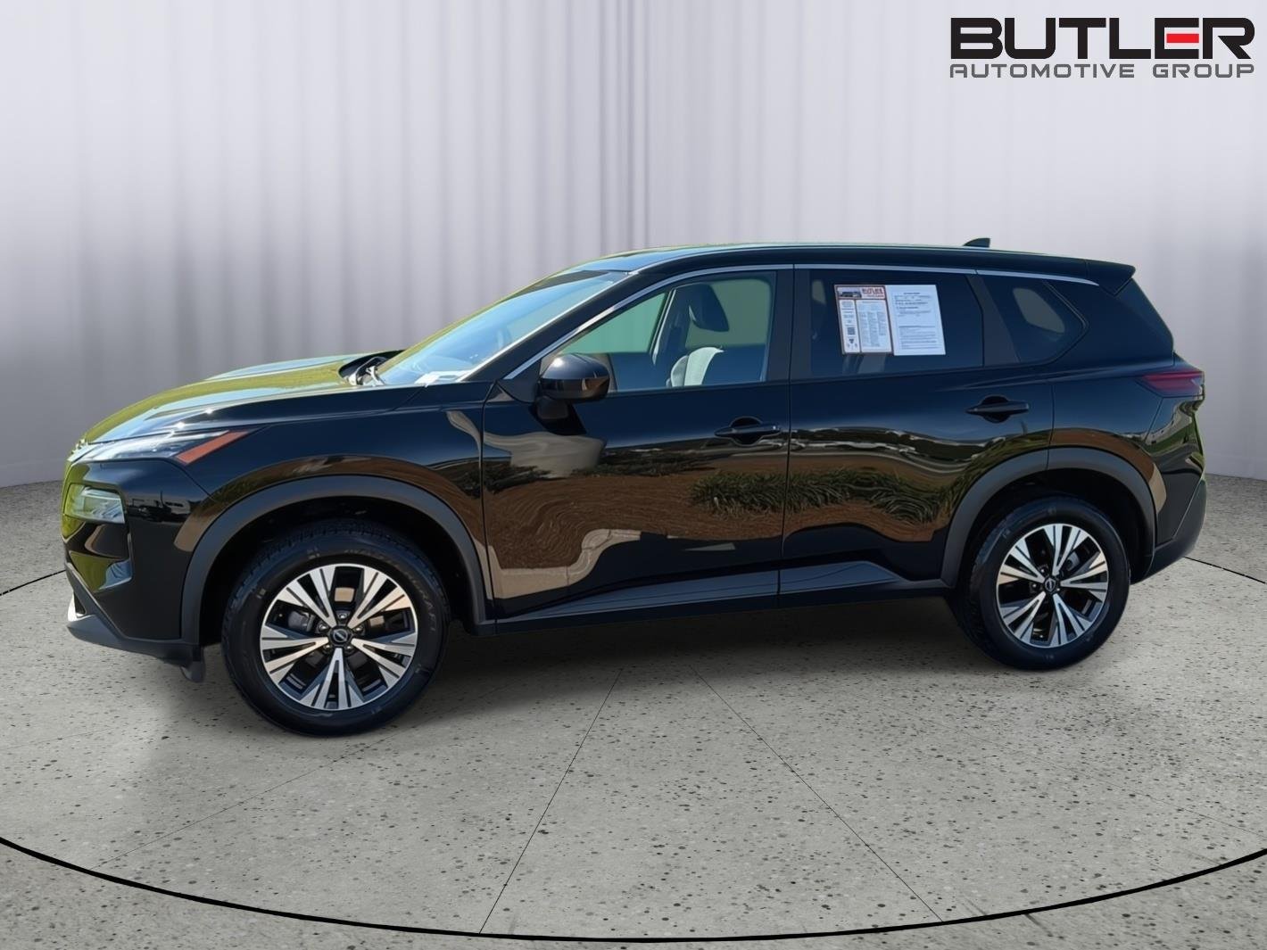 Used 2023 Super Black Nissan SV image 3