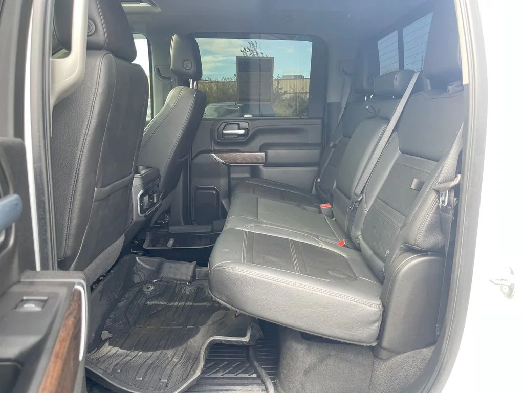Used 2020 White GMC Denali image 29
