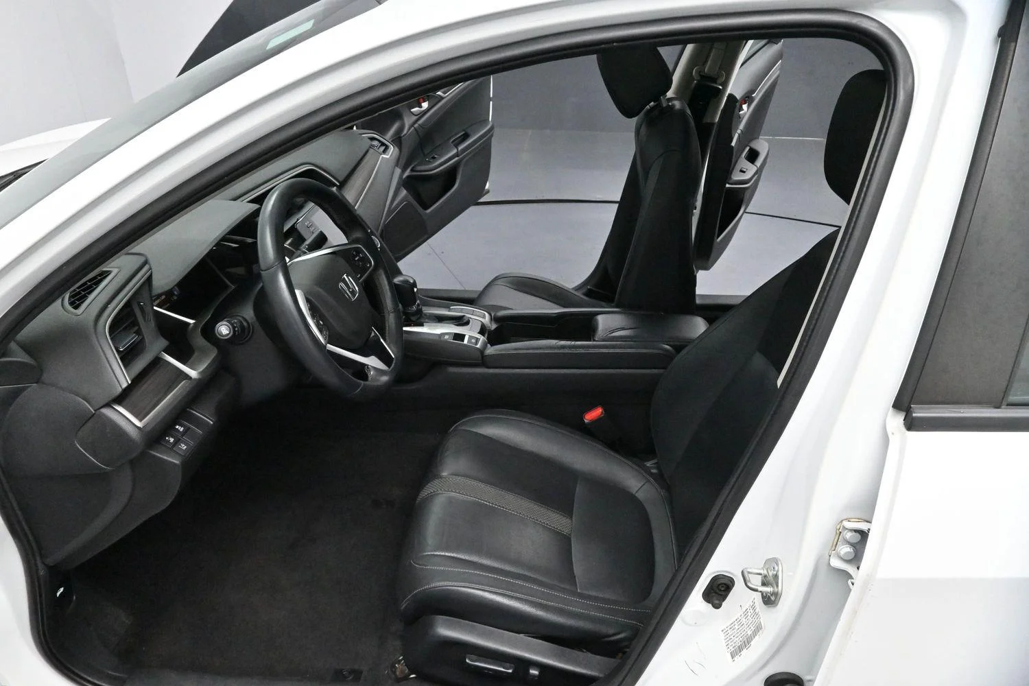 Used 2020 White Honda EX-L image 11
