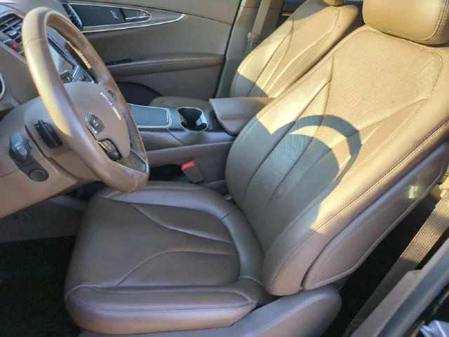 Used 2018 Black Lincoln Reserve image 14