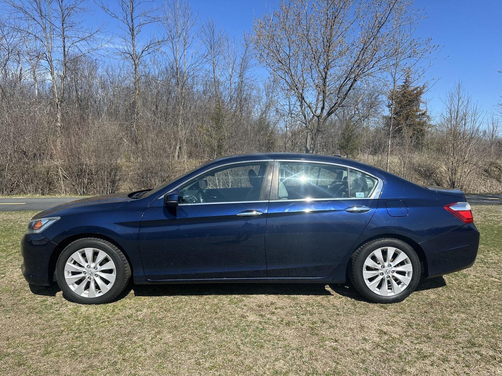 Used 2014 Honda Accord EX-L with VIN 1HGCR2F89EA286302 for sale in Waconia, Minnesota
