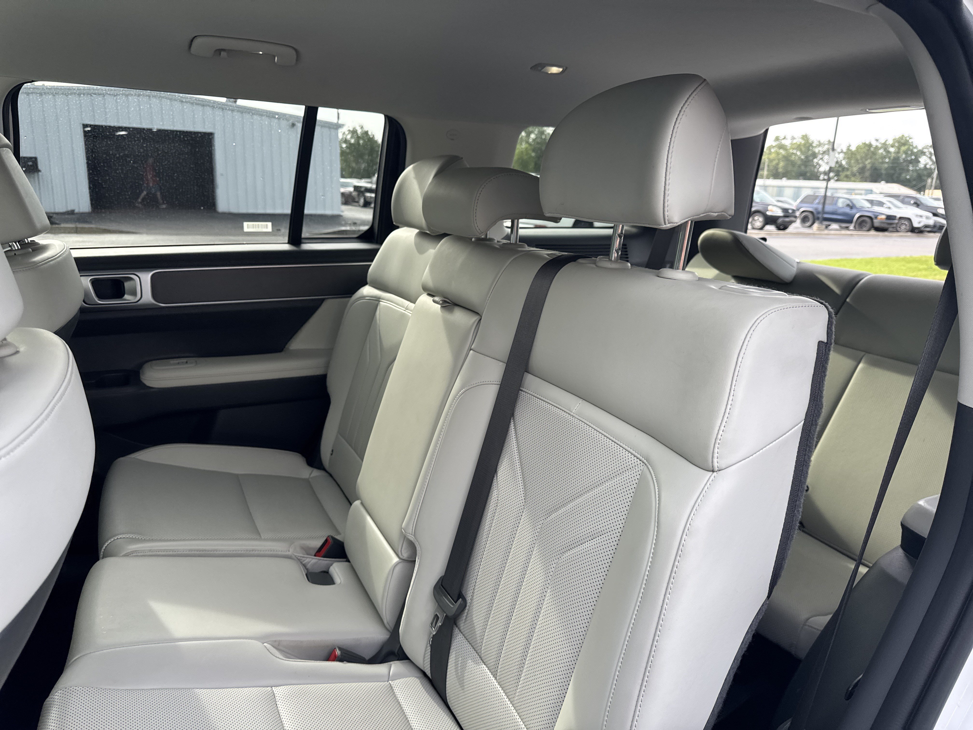 Used 2025 Serenity White Hyundai SEL image 24