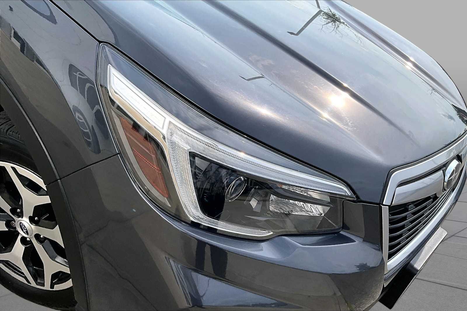 Used 2021 Magnetite Gray Metallic Subaru Premium image 27