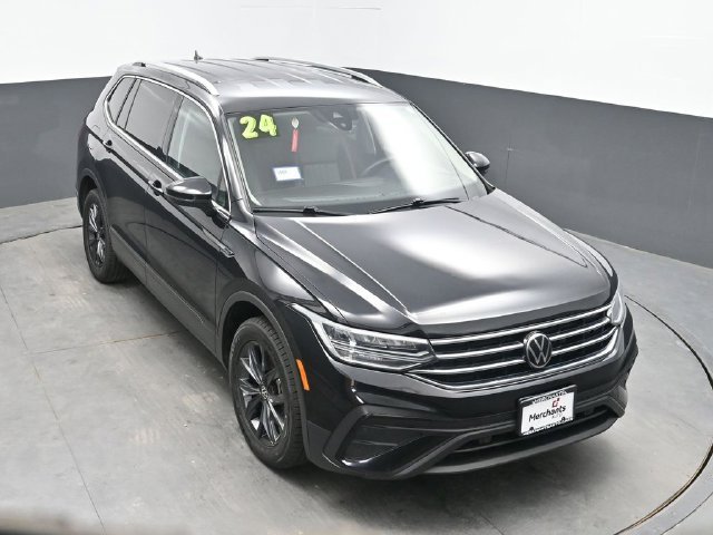 Used 2024 Black Volkswagen 2.0T SE image 32
