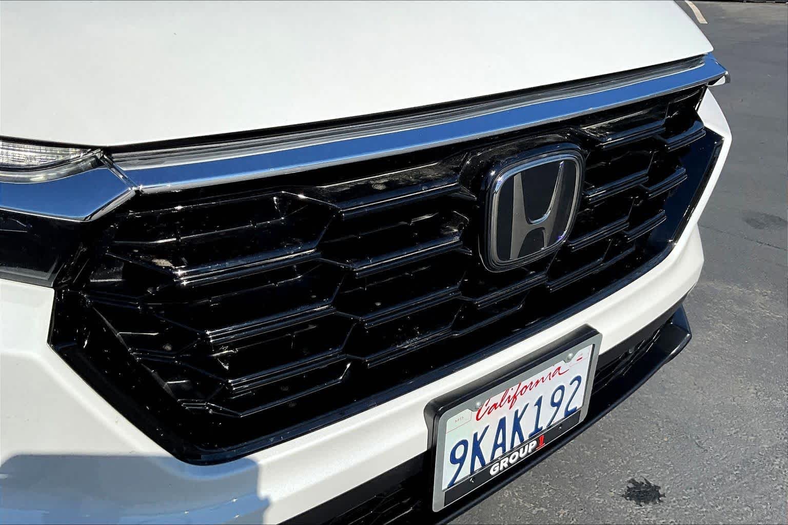 Used 2024 Platinum White Pearl Honda EX-L image 29
