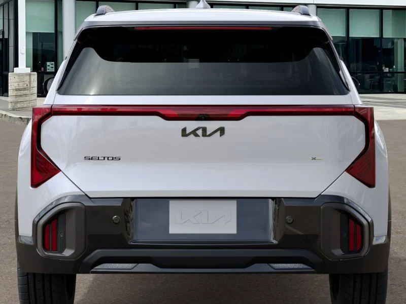 New 2027 Snow White Pearl Kia X-Line S image 13
