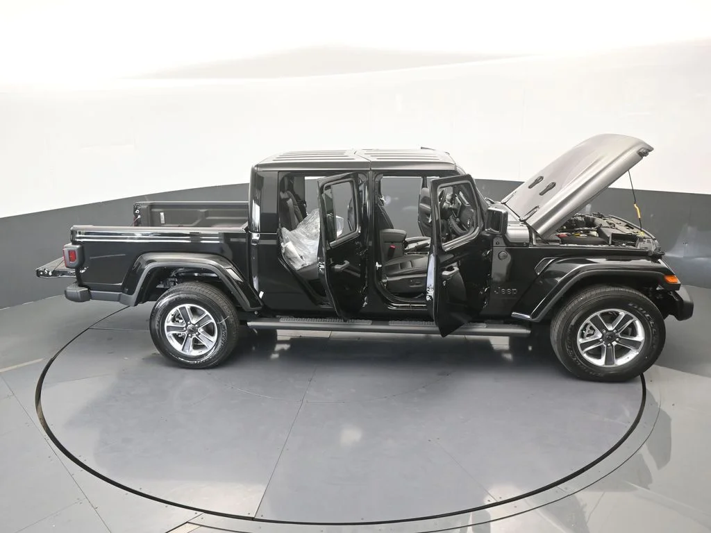 Used 2024 Black Clearcoat Jeep Sport S image 70