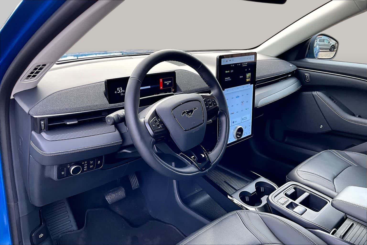 Used 2025 Velocity Blue Metallic Ford Premium image 17