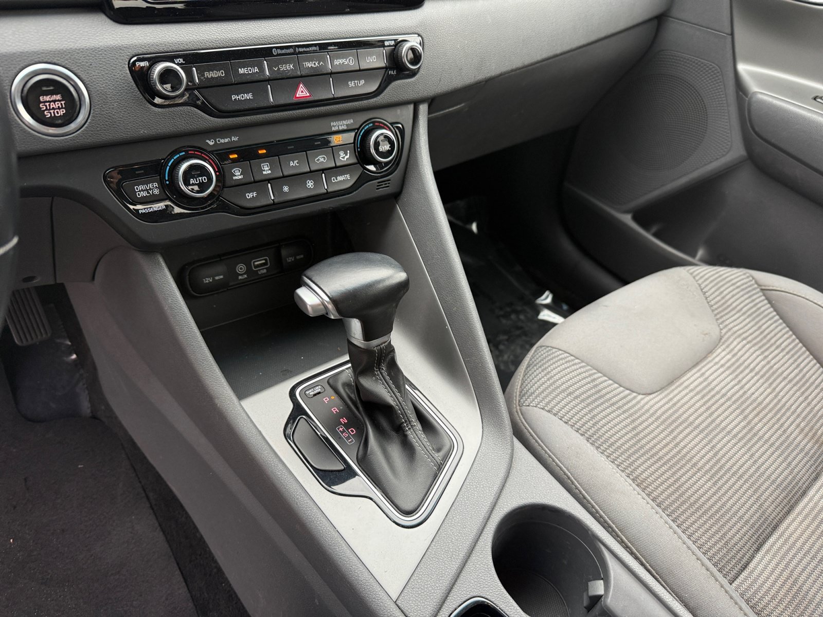 Used 2018 Deep Cerulean Kia LX image 13