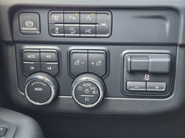 2025 Chevrolet Suburban Premier - Photo 17