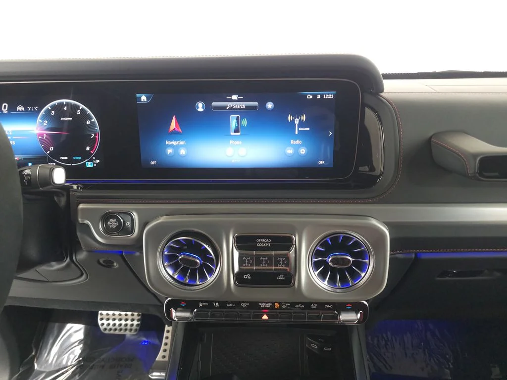 Certified Used 2025 MANUFAKTUR Moonlight White Magno Mercedes-Benz G 63 AMG® image 16