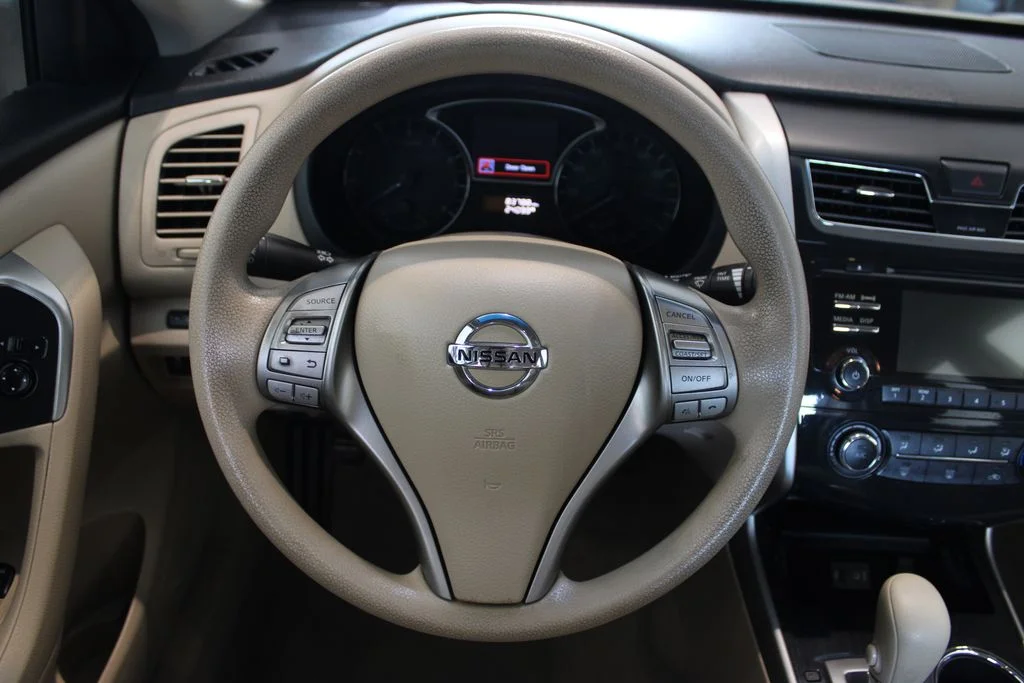 Used 2014 Saharan Stone Nissan 2.5 S image 22
