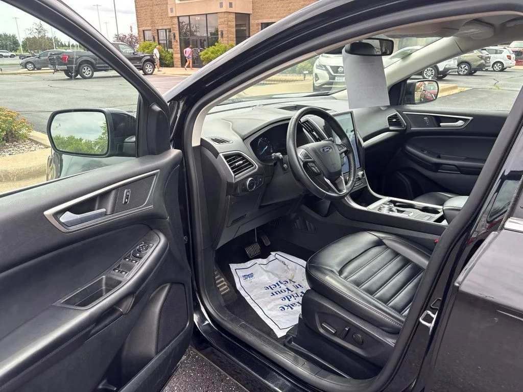 Used 2024 Agate Black Metallic Ford SEL image 10