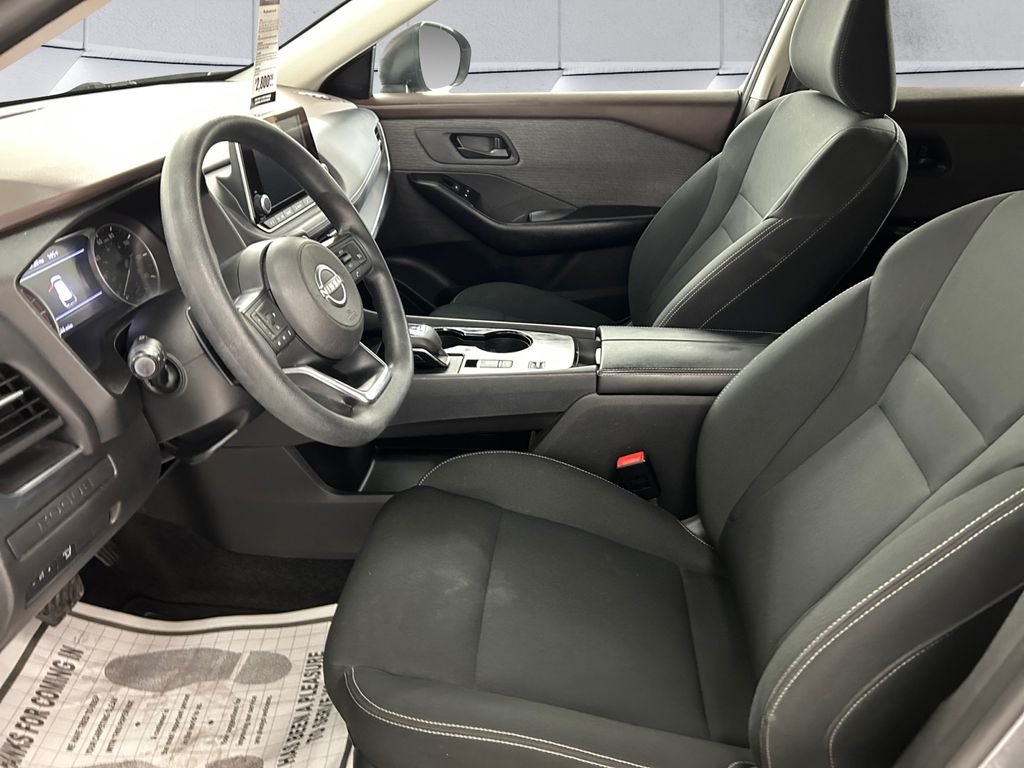 Used 2023 Gray Nissan S image 7