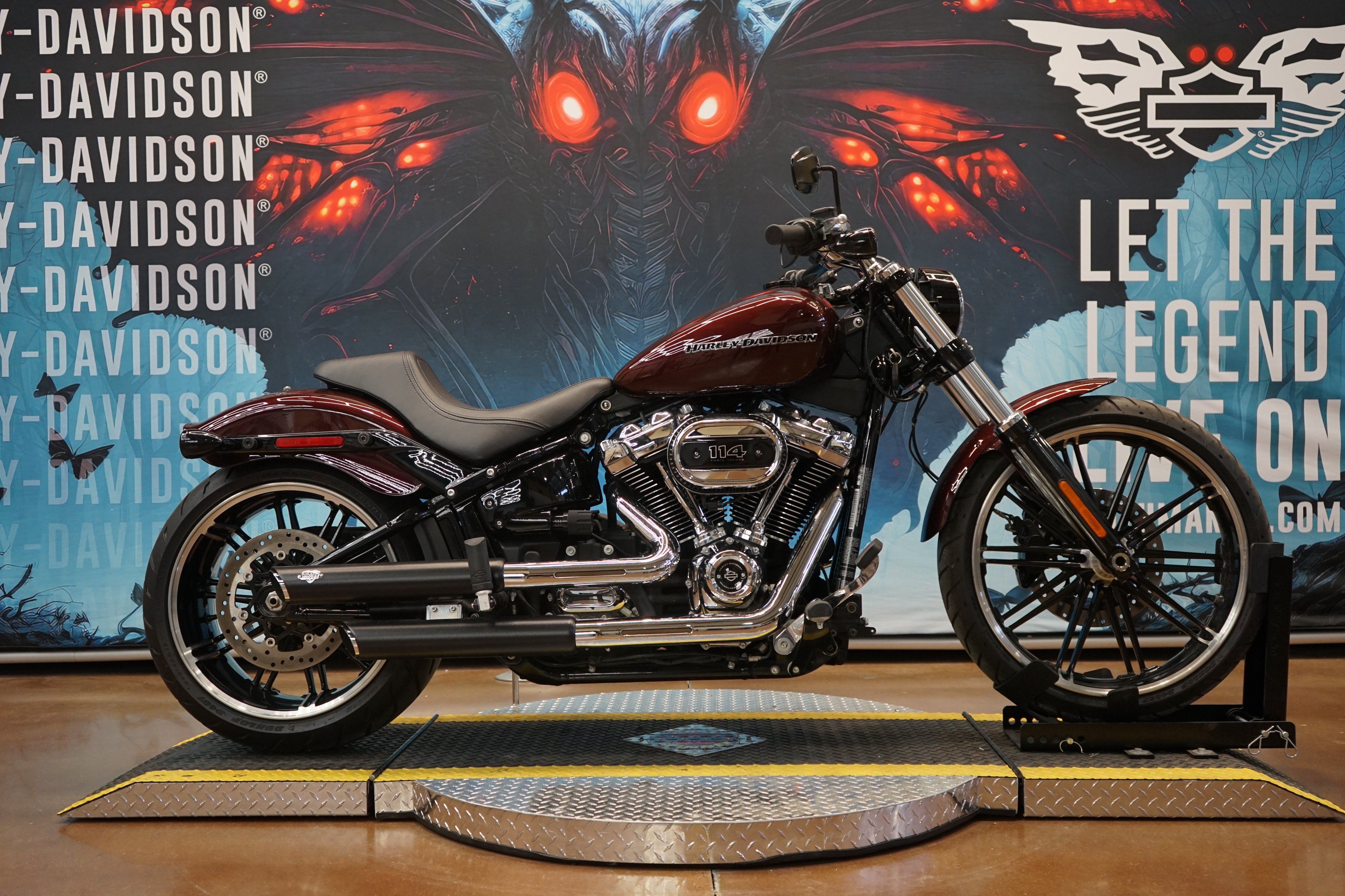 Used 2018 Twisted Cherry Harley-Davidson  image 1