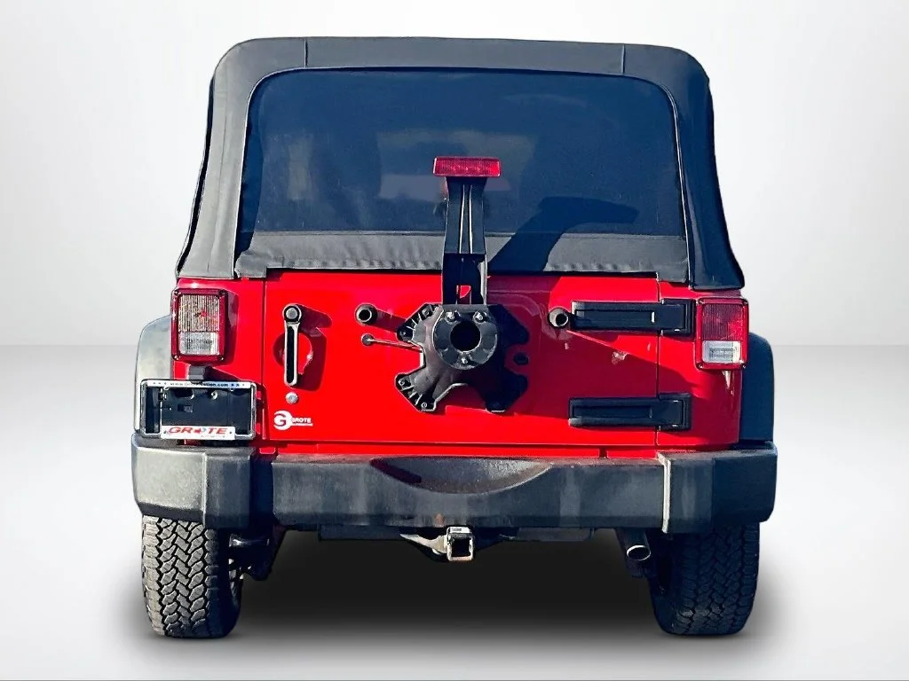 Used 2016 Red Jeep Unlimited Rubicon image 4