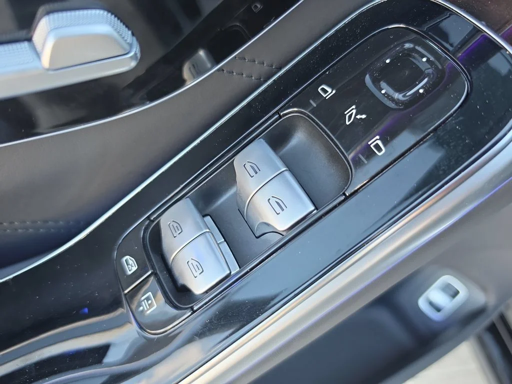 Used 2021 Black Mercedes-Benz Maybach S 580 image 22