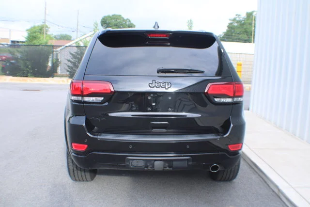 Used 2019 Diamond Black Crystal Pearlcoat Jeep Altitude image 16
