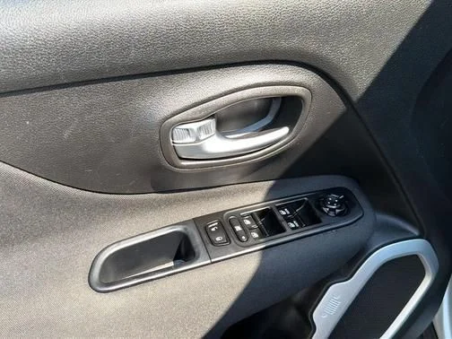 Used 2021 Silver Jeep Sport image 15