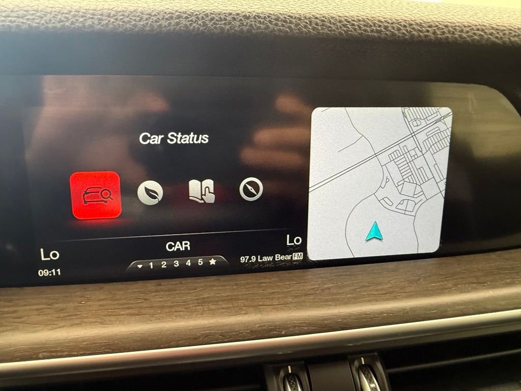 Used 2018 White Alfa Romeo Ti image 40