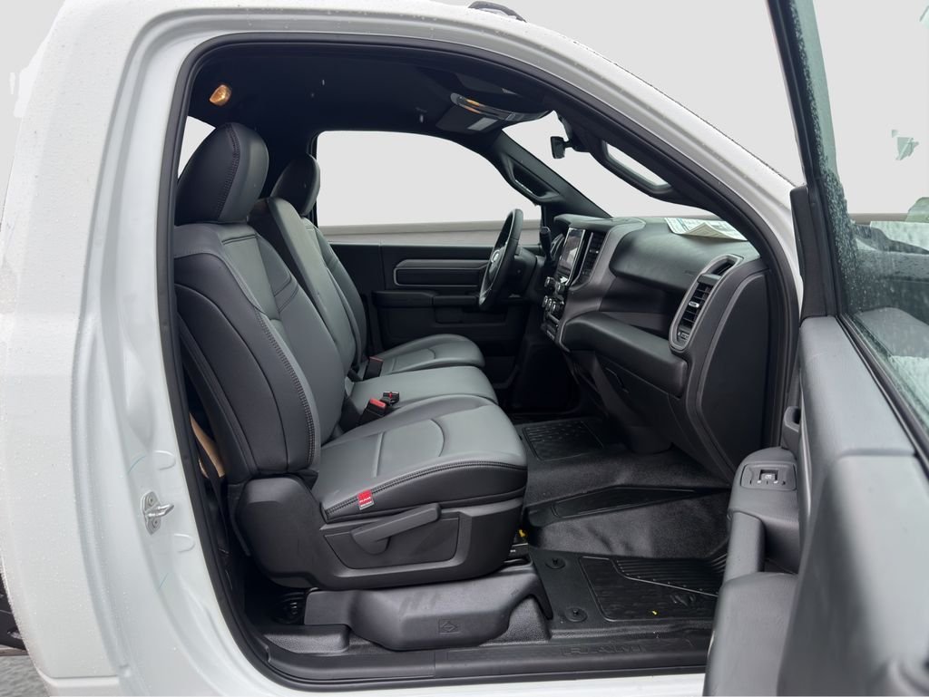 New 2026 Bright White Clearcoat RAM Tradesman image 15