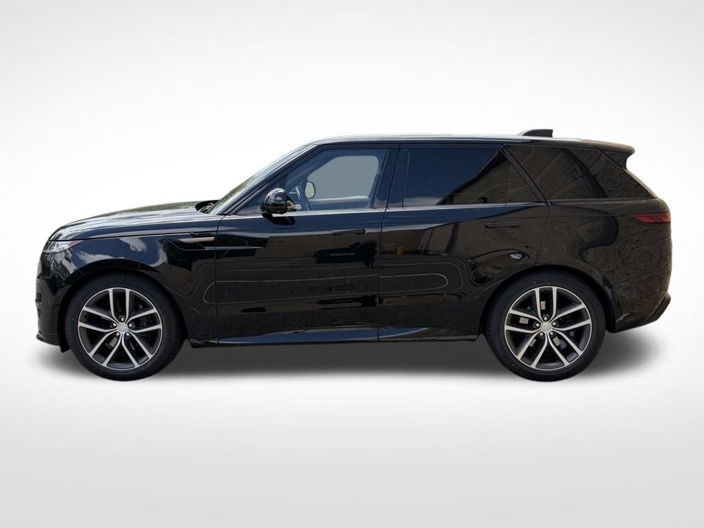 Used 2023 Black Land Rover SE Dynamic image 4
