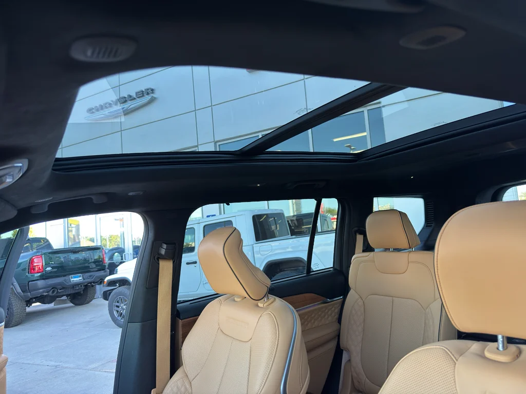 Used 2025 Bright White Clearcoat Jeep Summit Reserve image 40