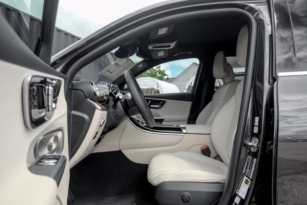 New 2026 Graphite Grey Metallic Mercedes-Benz GLC 300 image 45