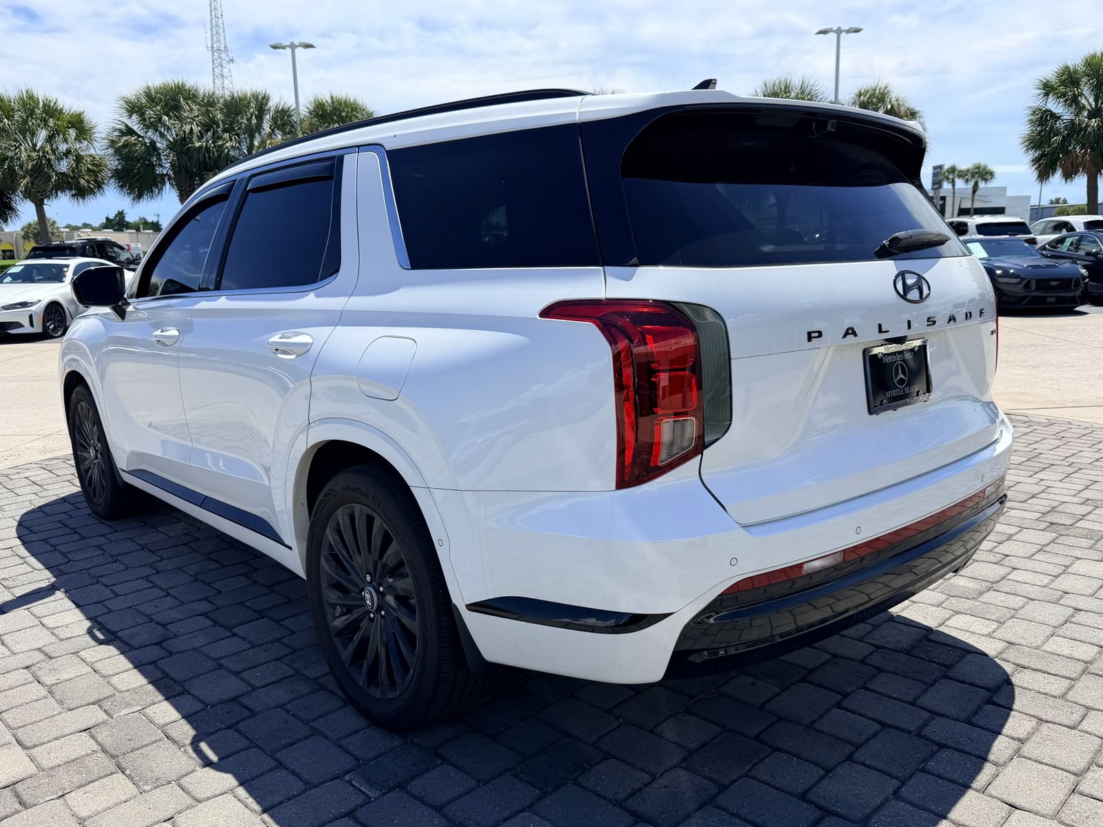 Used 2025 White Hyundai Calligraphy Night Edition image 11
