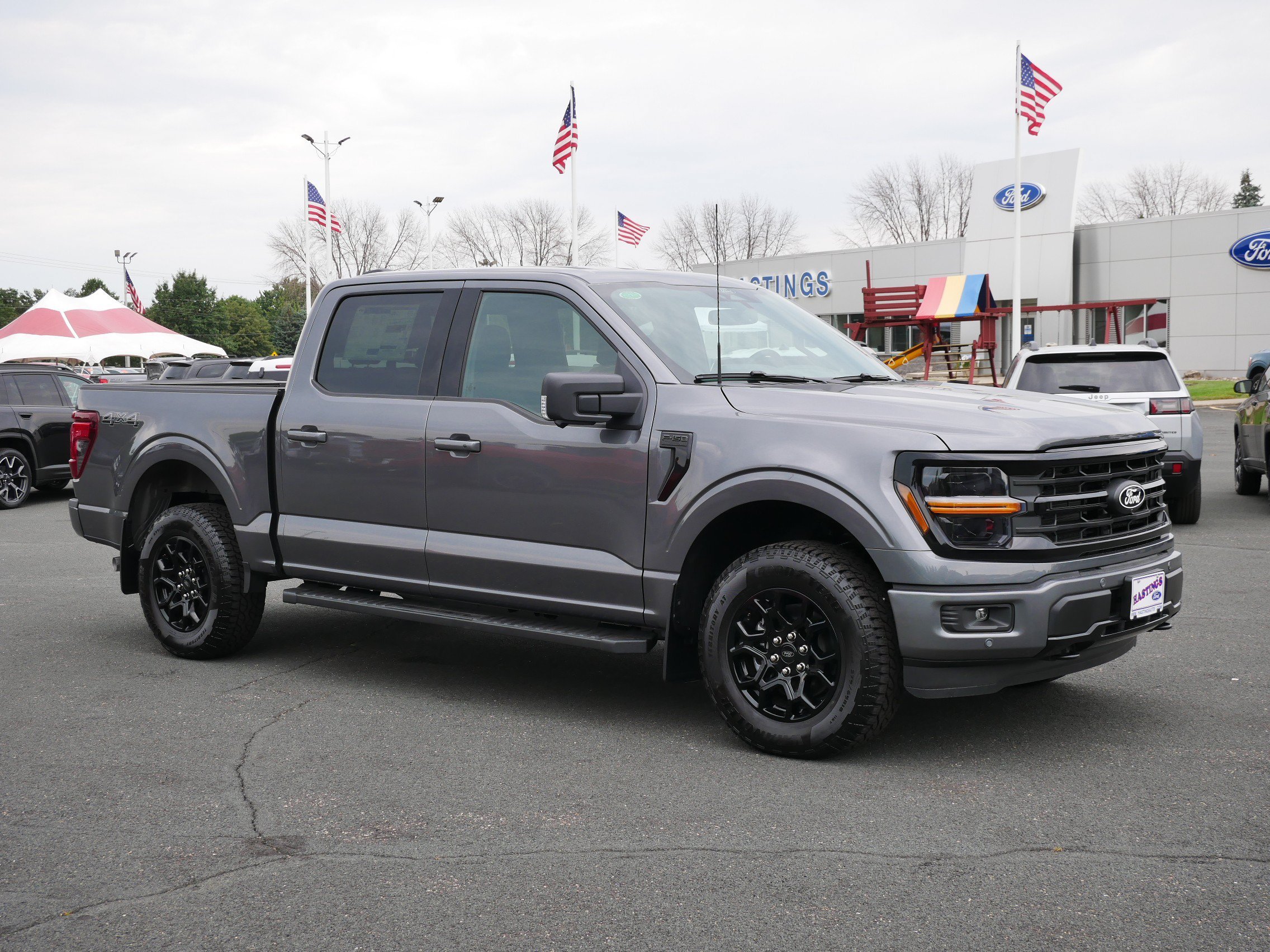 New 2026 Carbonized Gray Metallic Ford XLT image 4