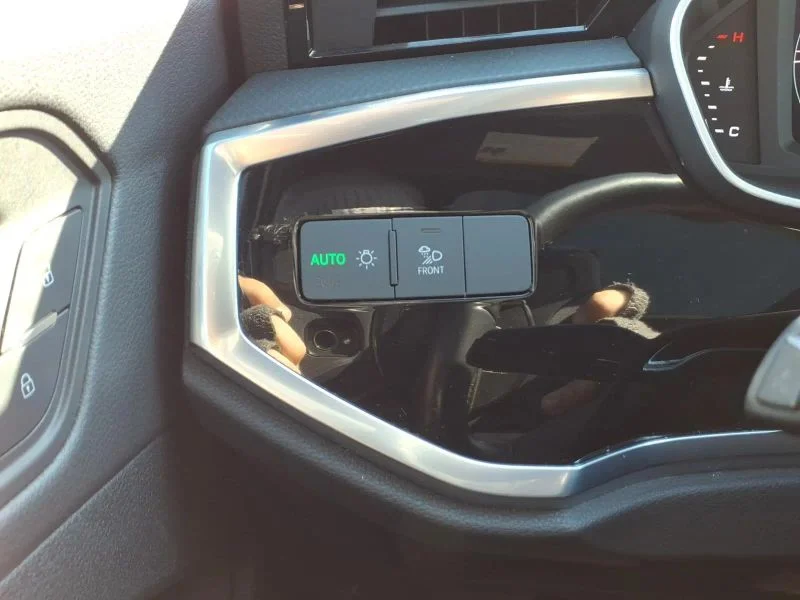 Used 2022  Audi 40 TFSI Premium Plus Sport Utility 4D image 28