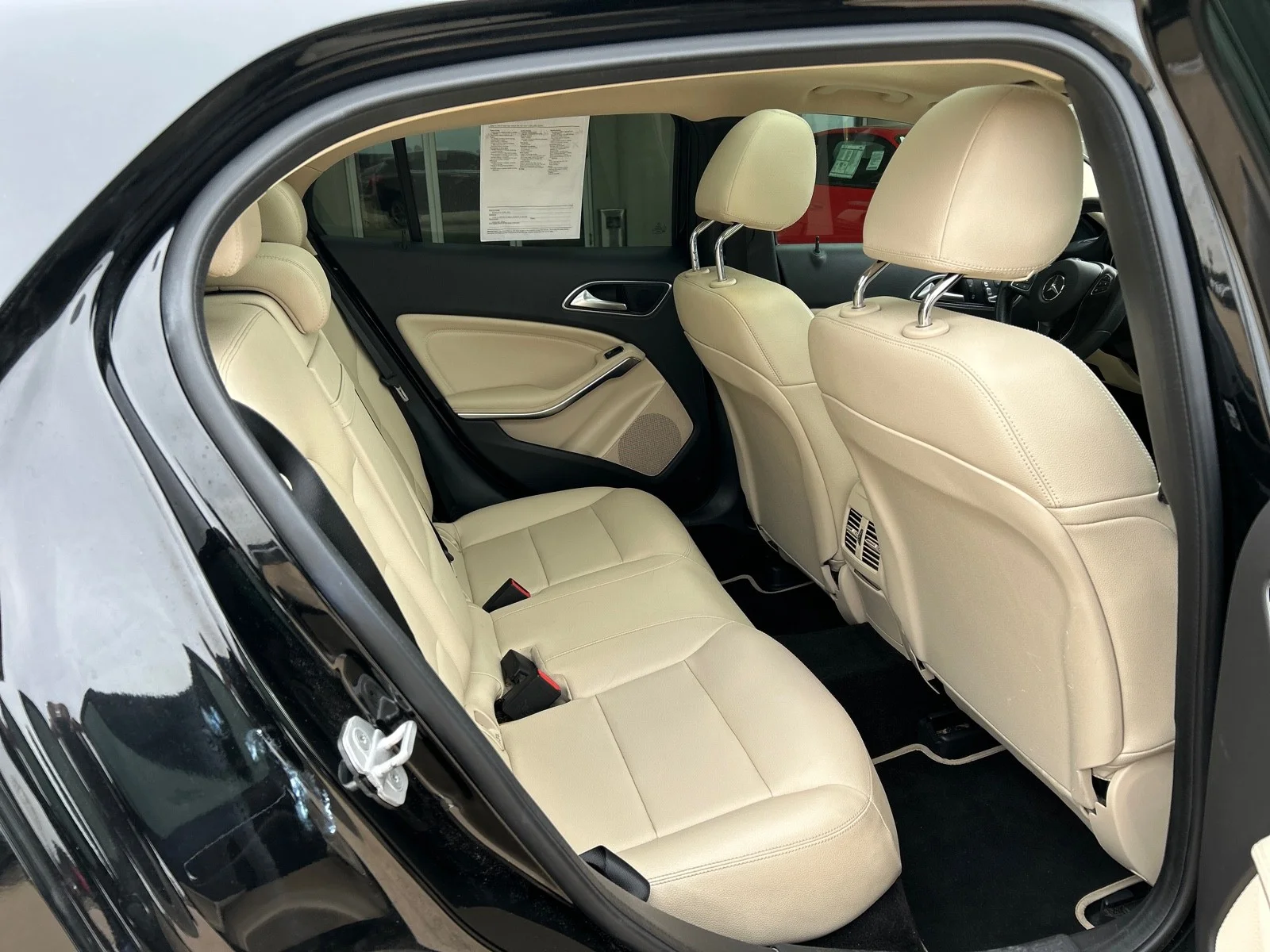 Used 2018 Cosmos Black Metallic Mercedes-Benz GLA 250 image 11
