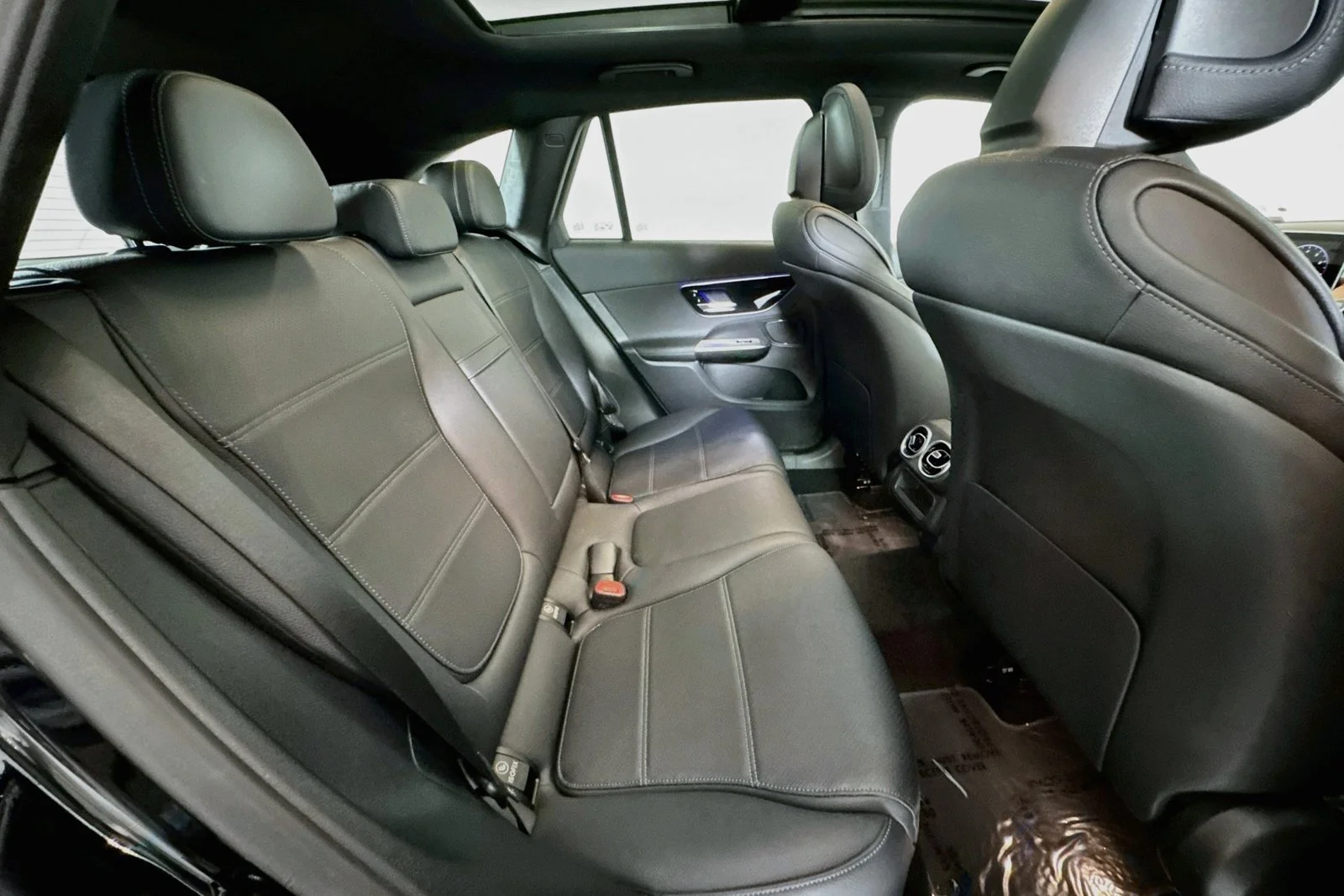 Used 2026 Black Mercedes-Benz GLC 300 image 26