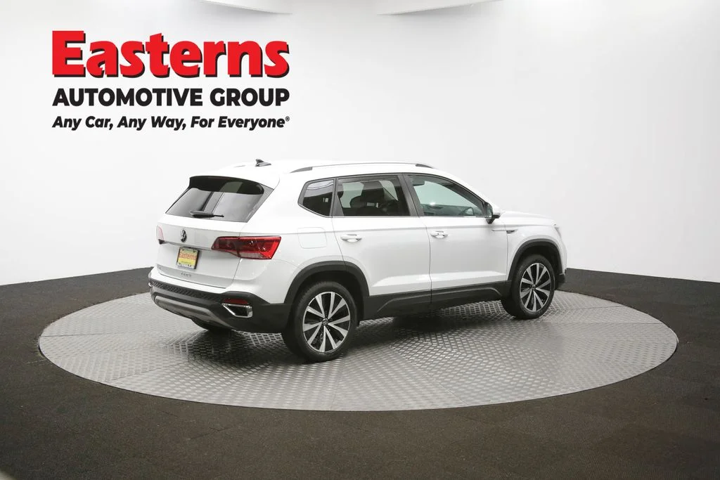 Used 2024 White Volkswagen 1.5T SE image 36