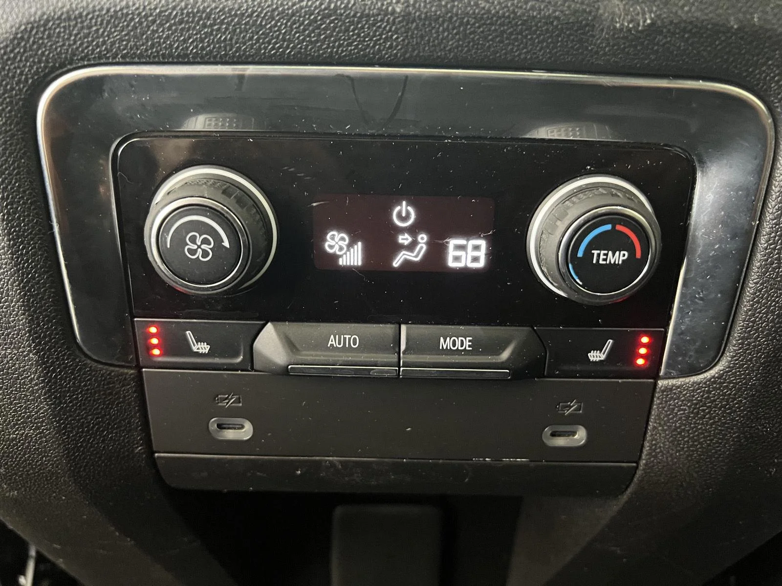 Used 2022 SUMMIT WHITE Chevrolet RST image 21