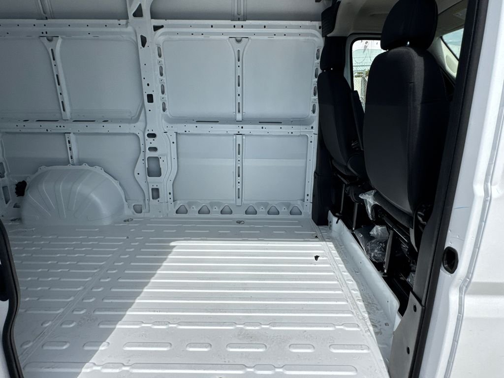 New 2027 Bright White Clearcoat RAM Base image 16