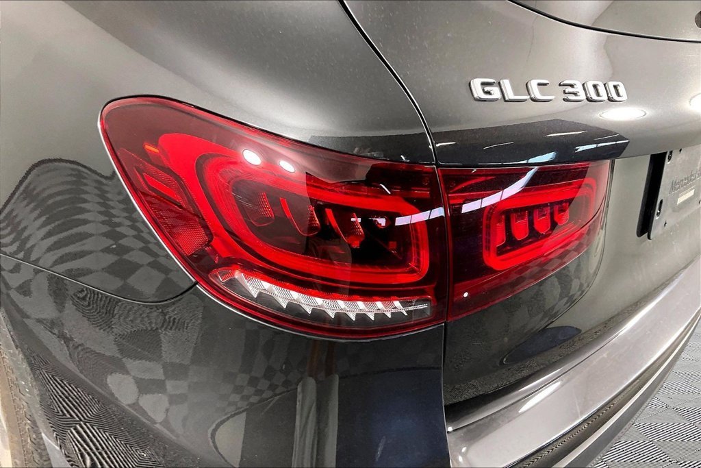 Used 2022 Black Mercedes-Benz GLC 300 image 19