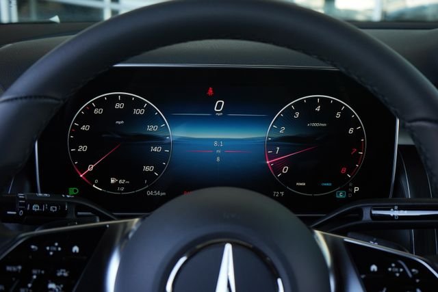 New 2026 Graphite Grey Metallic Mercedes-Benz GLC 300 image 17
