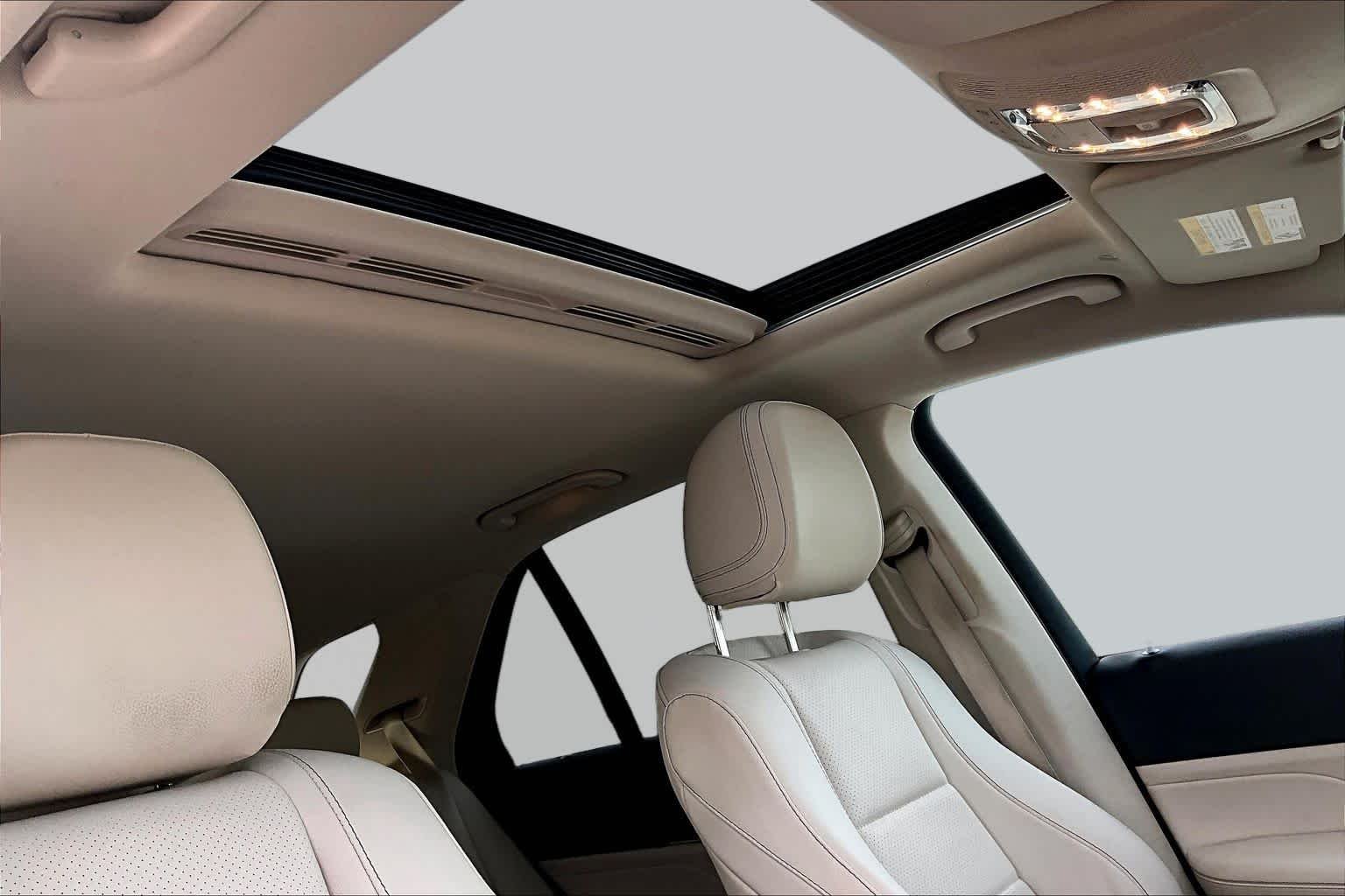 Used 2025 Polar White Mercedes-Benz GLE 350 image 13